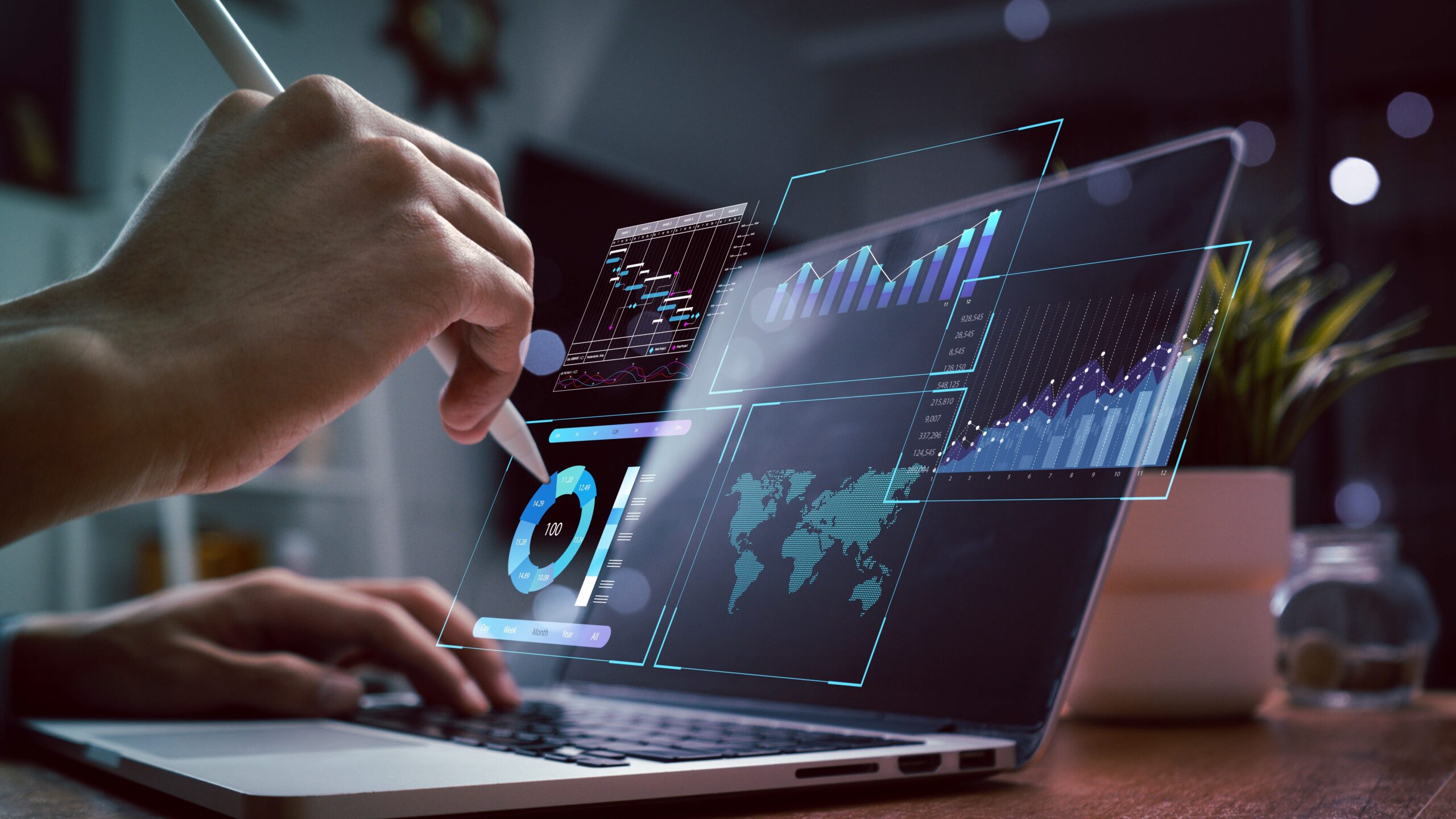 Analyst,Working,In,Business,Analytics,And,Data,Management,System,To